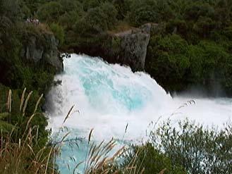 Nzriver.jpg (17730 bytes)
